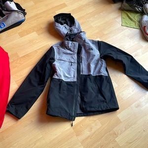 Mens medium North Face fall coat. In very good condition